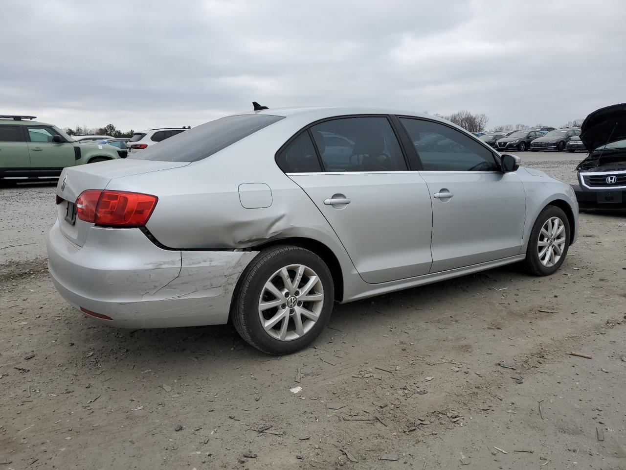 2014 VOLKSWAGEN JETTA SE - Image 3