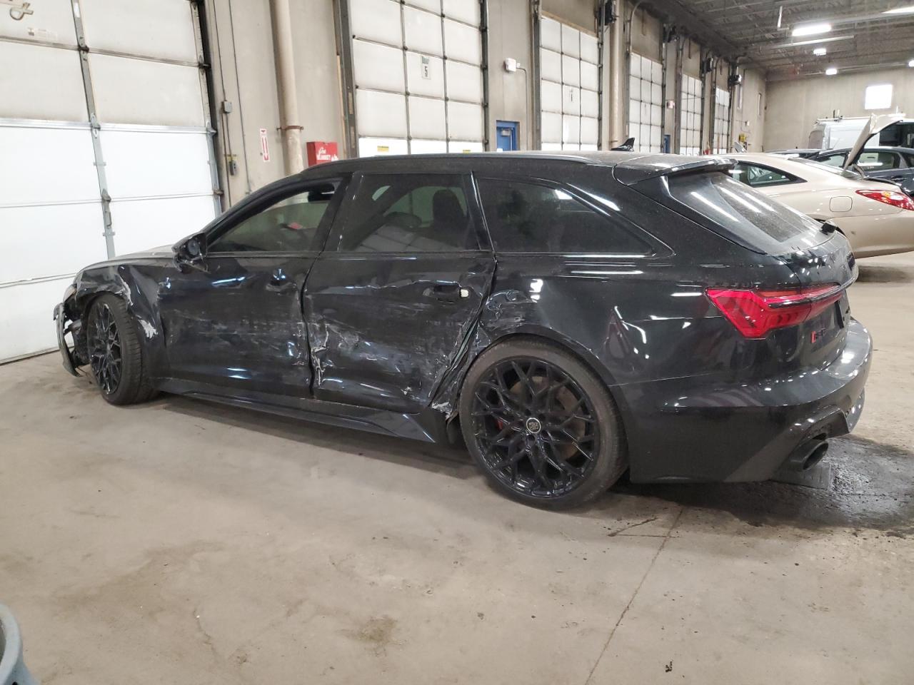 2021 AUDI RS6 - Фото 2
