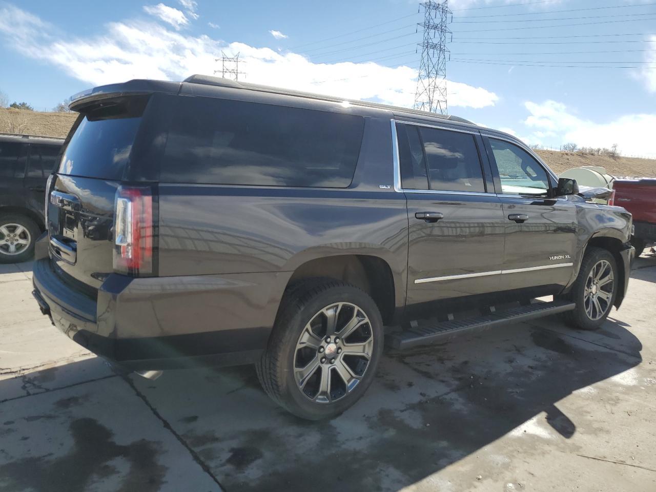 2016 GMC YUKON XL K - Фото 3