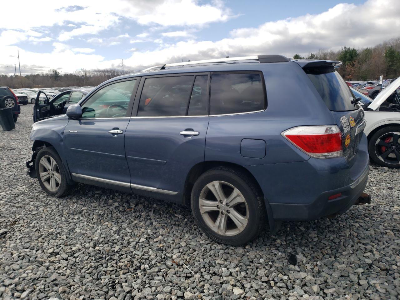 2011 TOYOTA HIGHLANDER - Фото 2