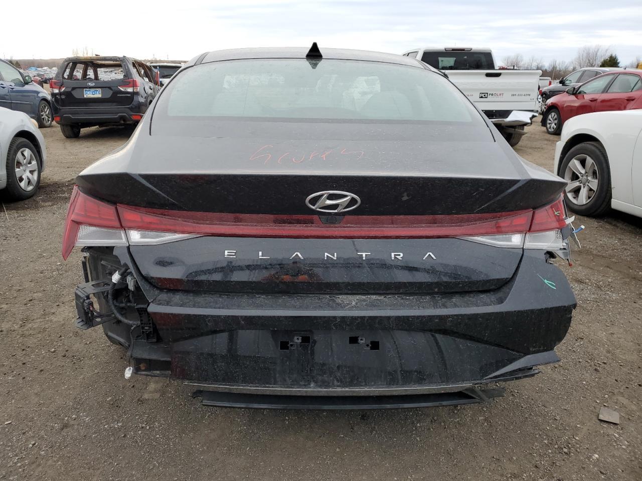 2022 HYUNDAI ELANTRA SE - Image 6