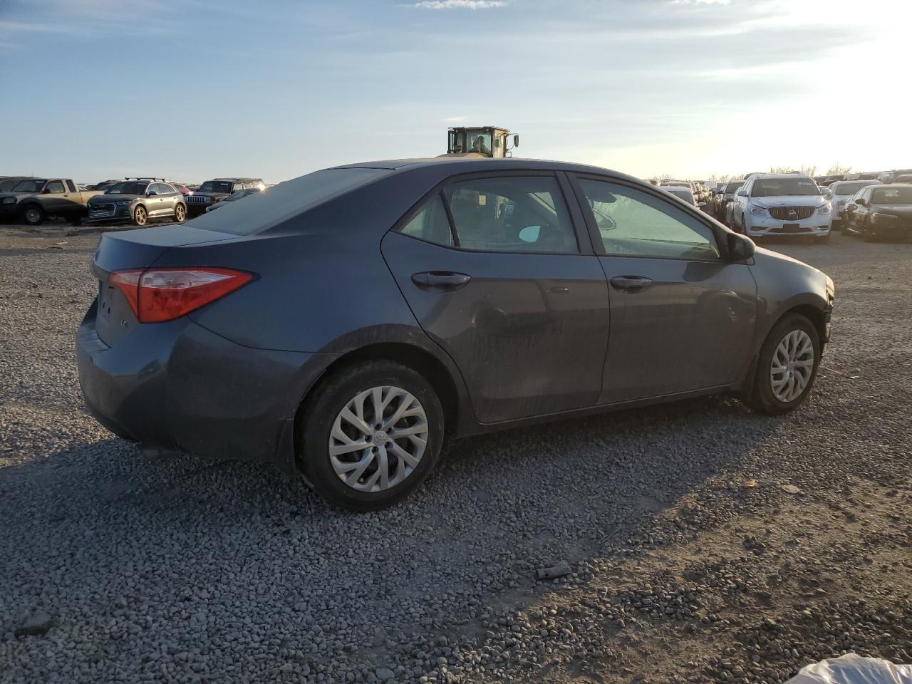2018 TOYOTA COROLLA L - Фото 3