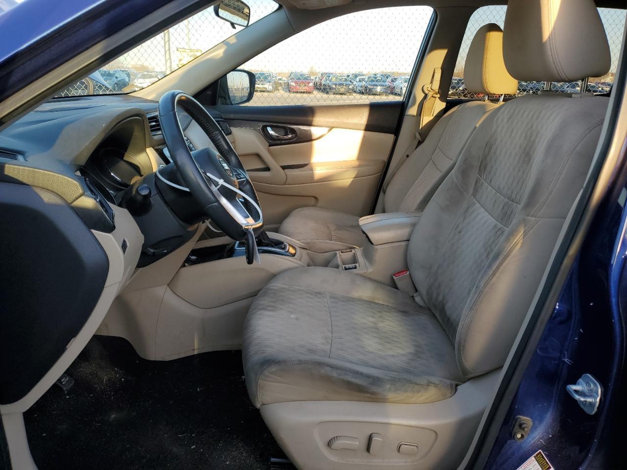 2017 NISSAN ROGUE SV - Image 7