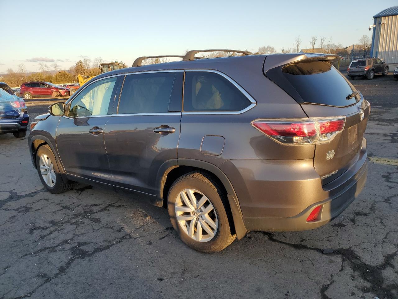 2015 TOYOTA HIGHLANDER - Фото 2
