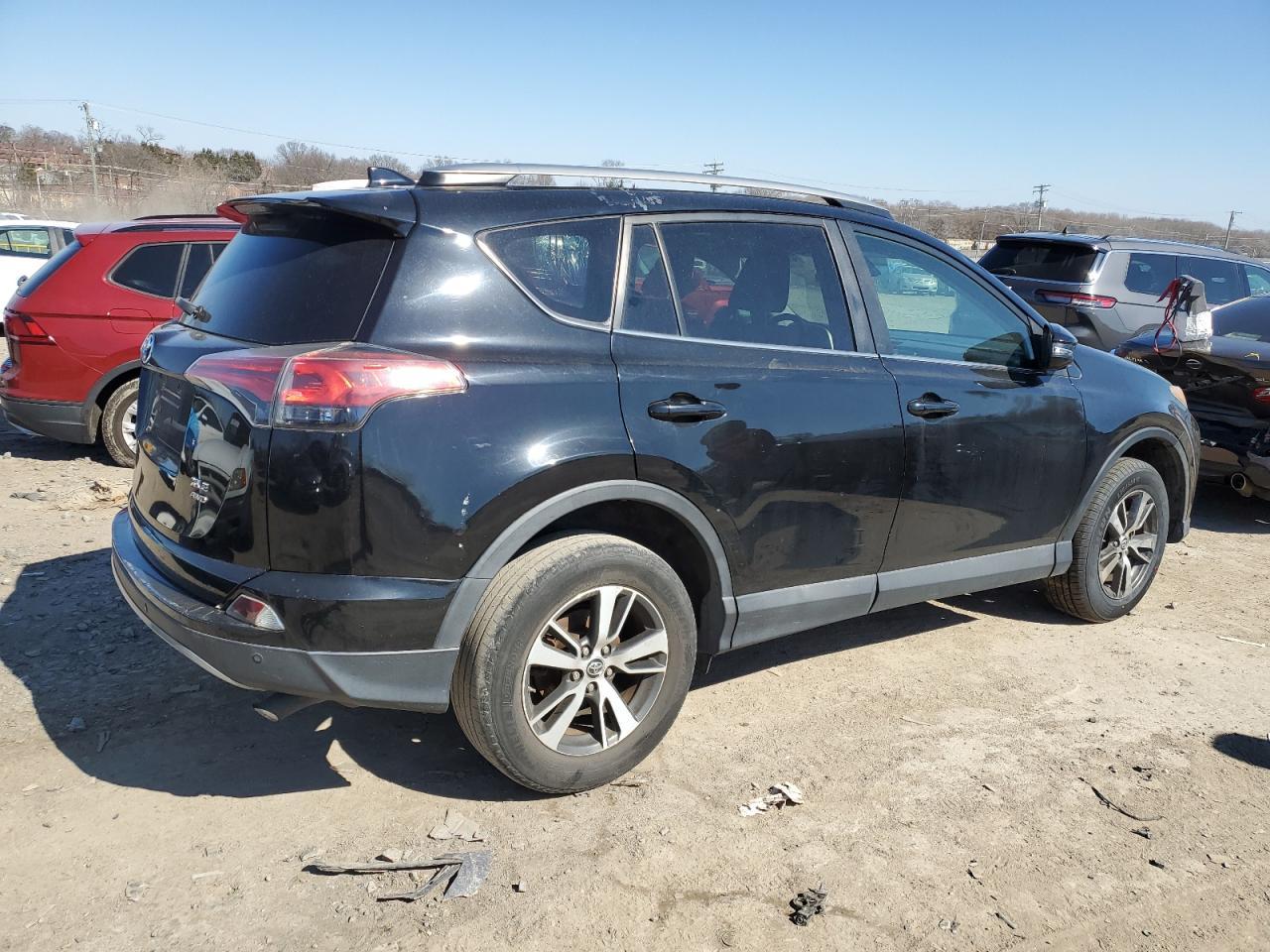 2017 TOYOTA RAV4 XLE - Фото 3