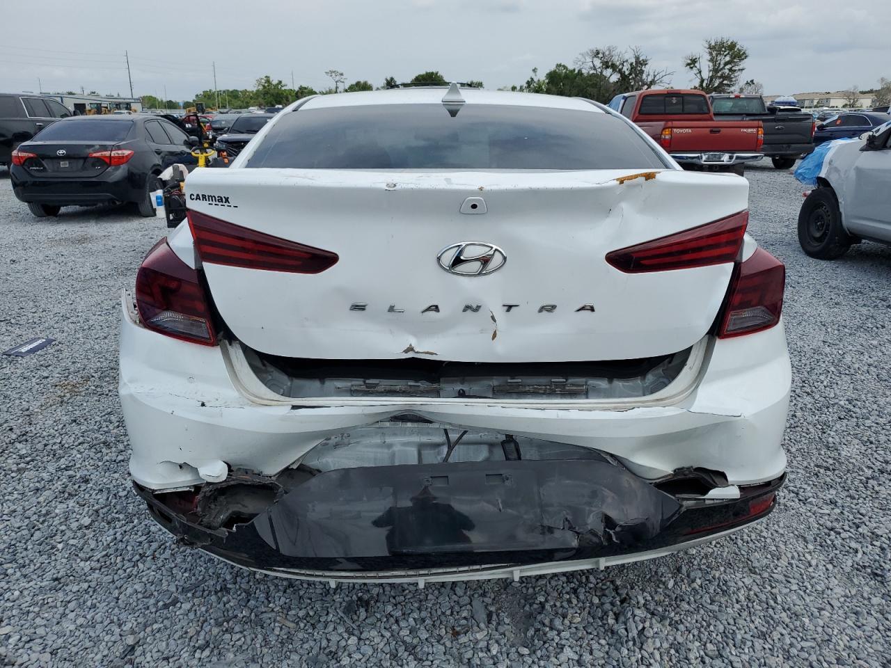 2019 HYUNDAI ELANTRA SE - Фото 6