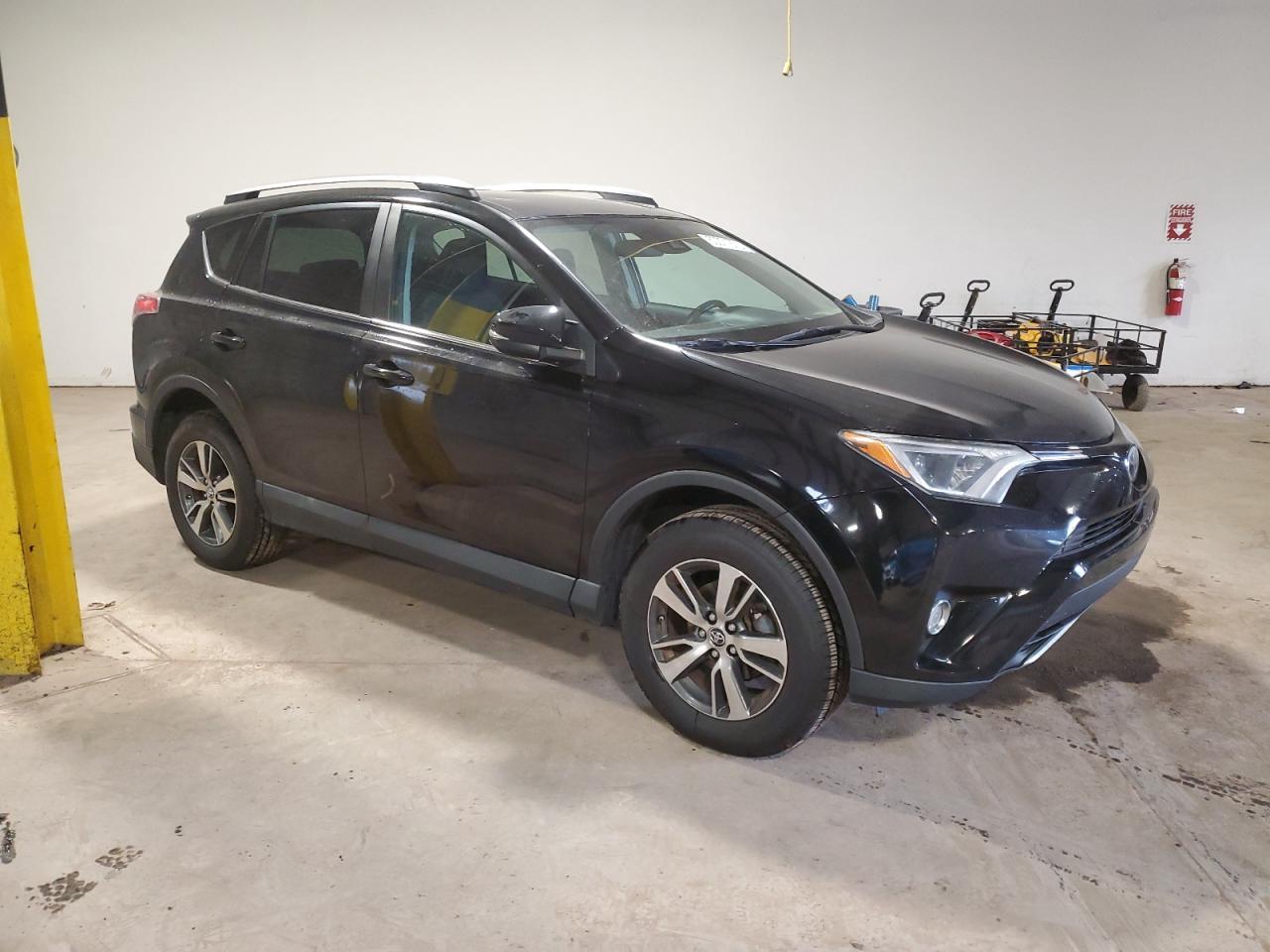 2017 TOYOTA RAV4 XLE - Image 4