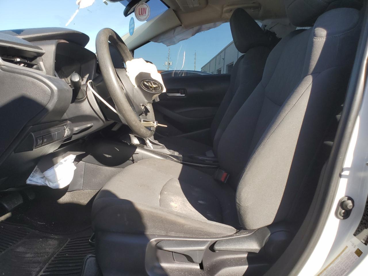 2020 TOYOTA COROLLA LE - Фото 7