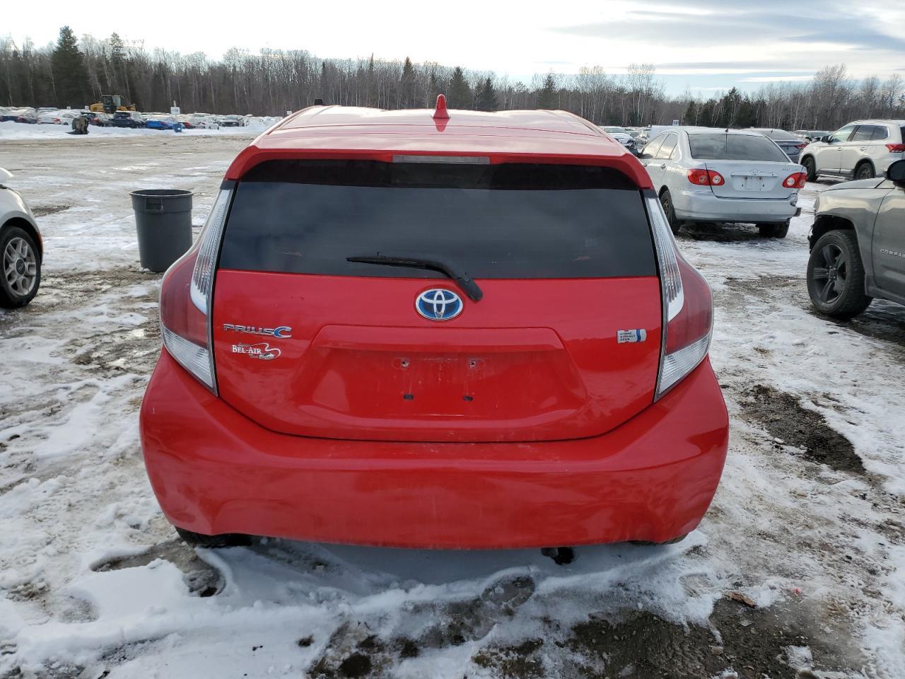 2015 TOYOTA PRIUS C - Фото 6