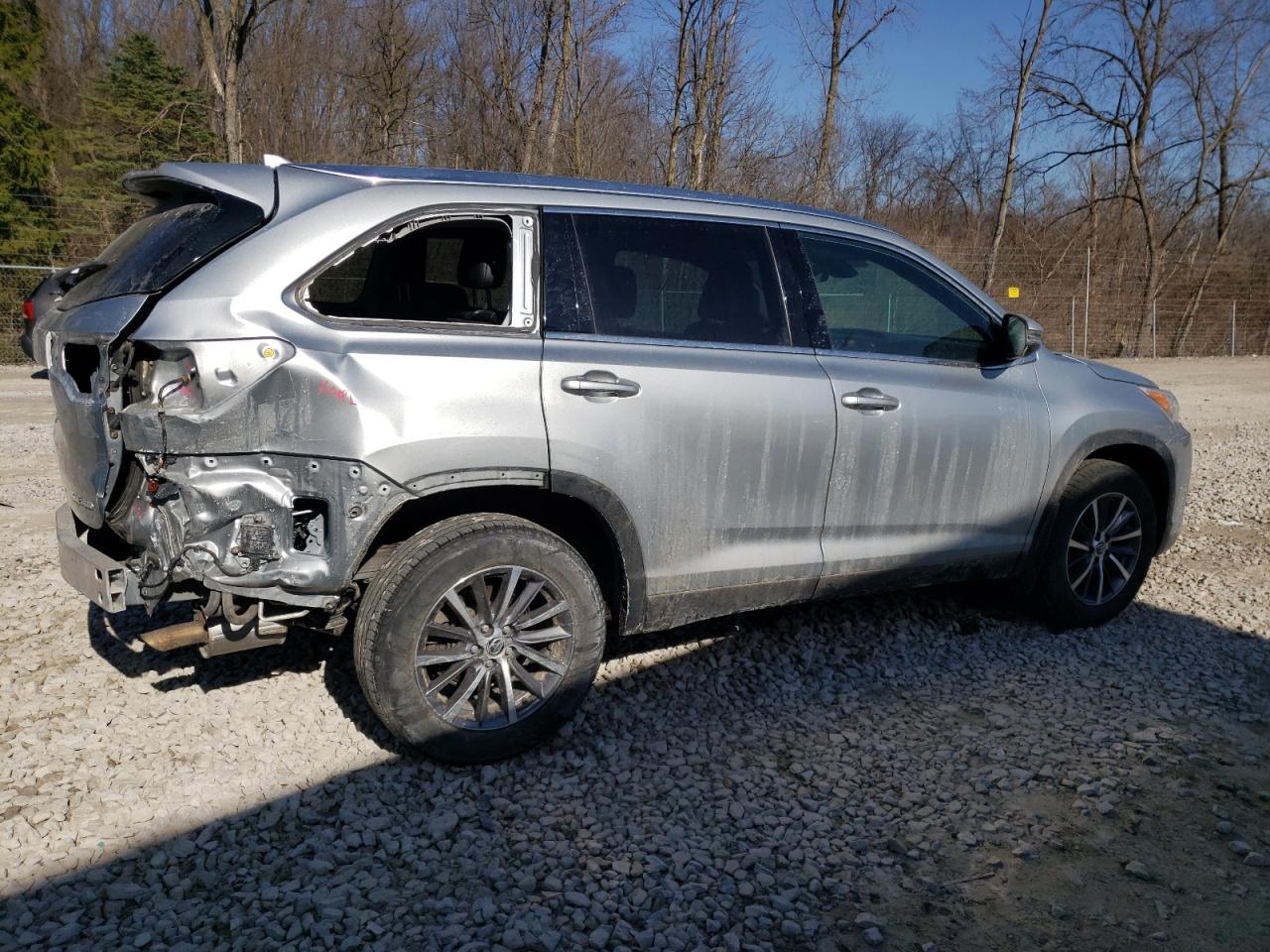 2019 TOYOTA HIGHLANDER - Image 3