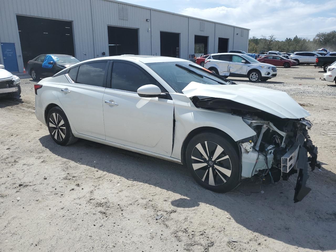 2022 NISSAN ALTIMA SV - Image 4