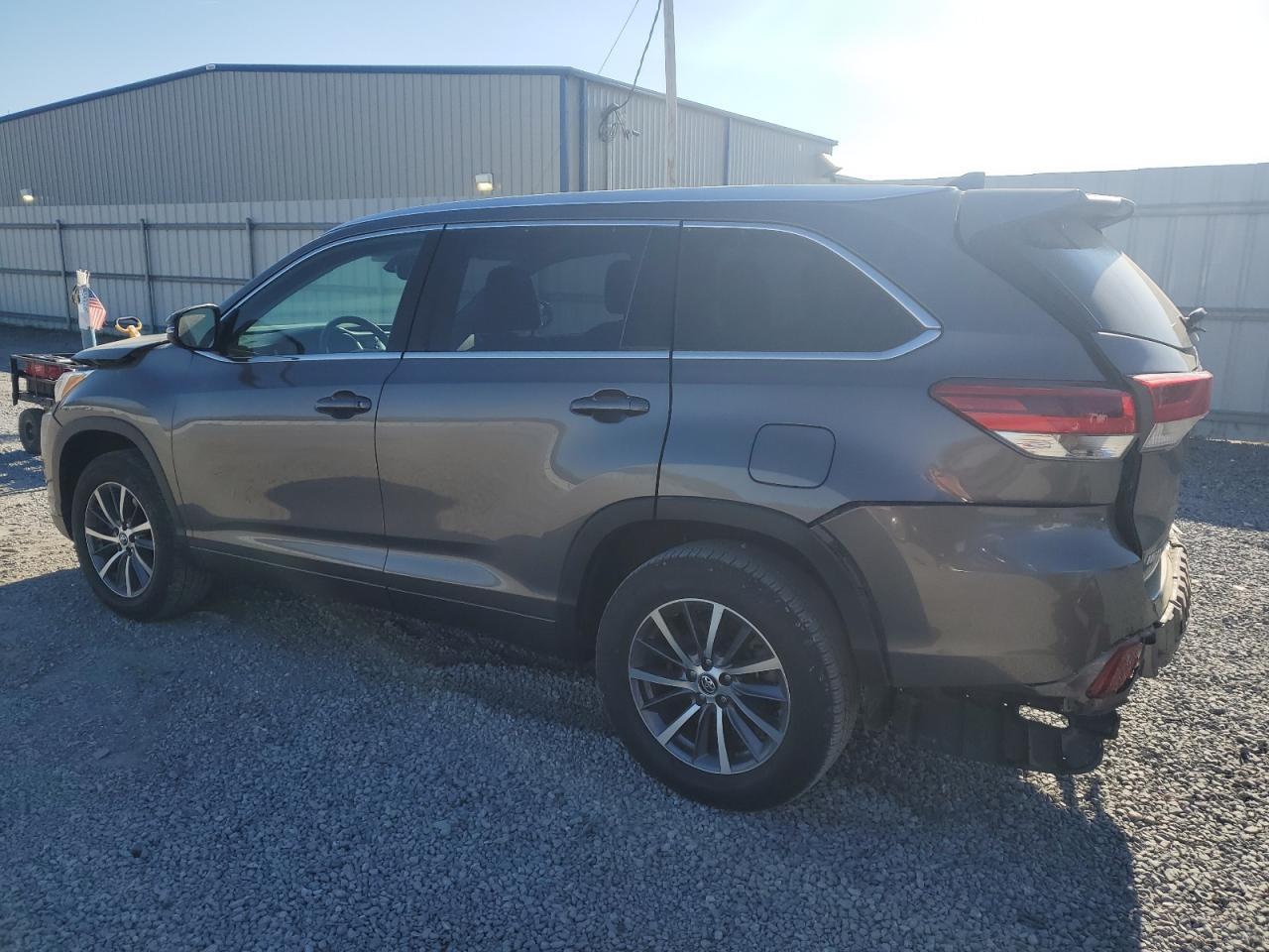 2018 TOYOTA HIGHLANDER - Image 2