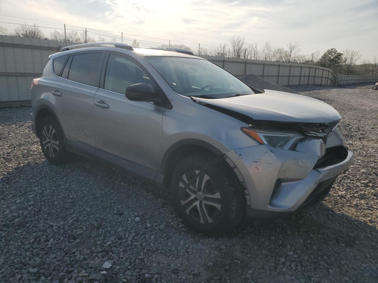 2016 TOYOTA RAV4 LE - Фото 4