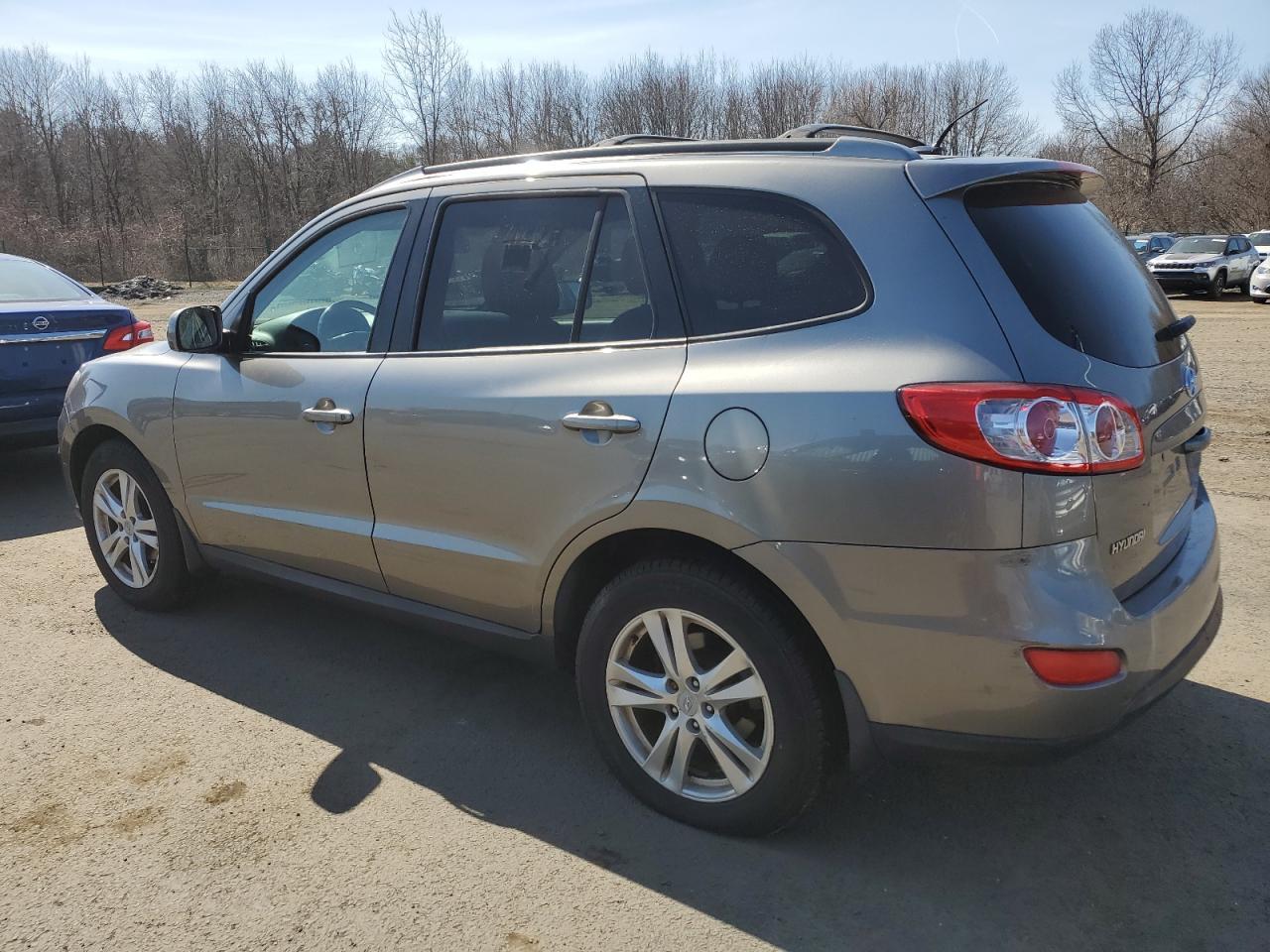2011 HYUNDAI SANTA FE S - Image 2