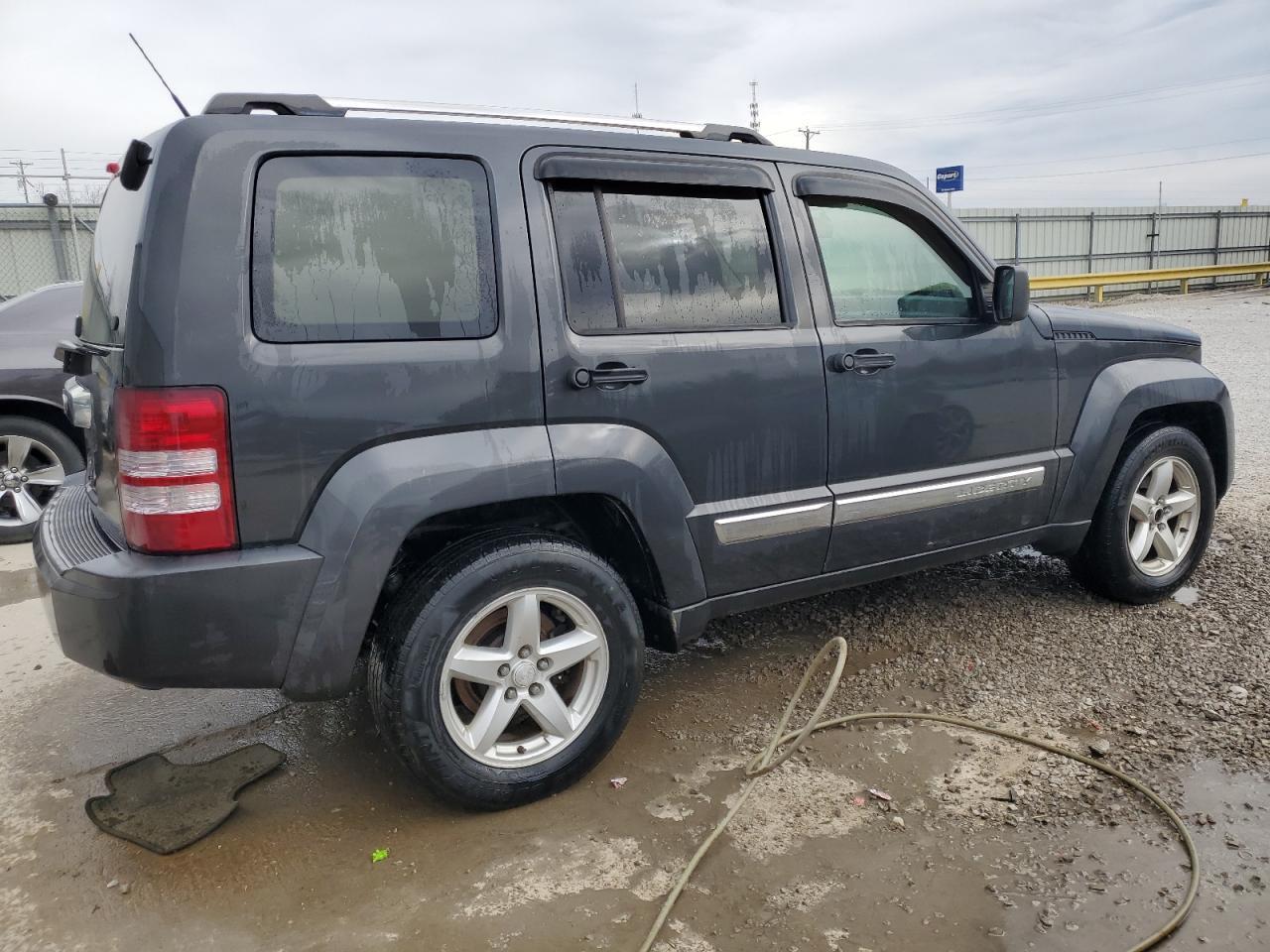 2011 JEEP LIBERTY LI - Фото 3
