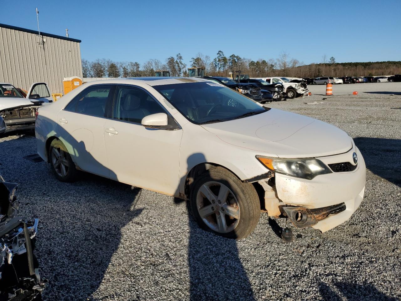 2014 TOYOTA CAMRY L - Image 4