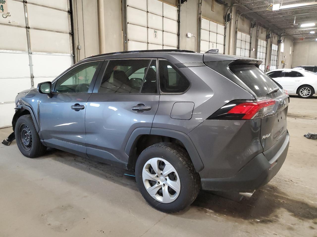 2021 TOYOTA RAV4 LE - Фото 2
