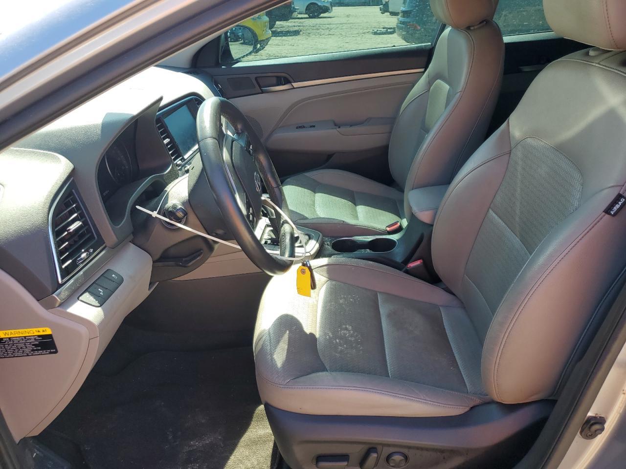 2017 HYUNDAI ELANTRA SE - Image 7
