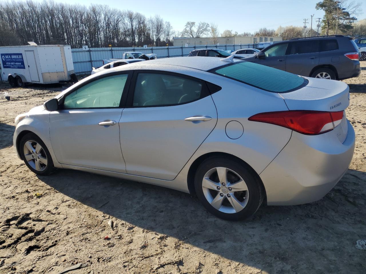 2013 HYUNDAI ELANTRA GL - Image 2