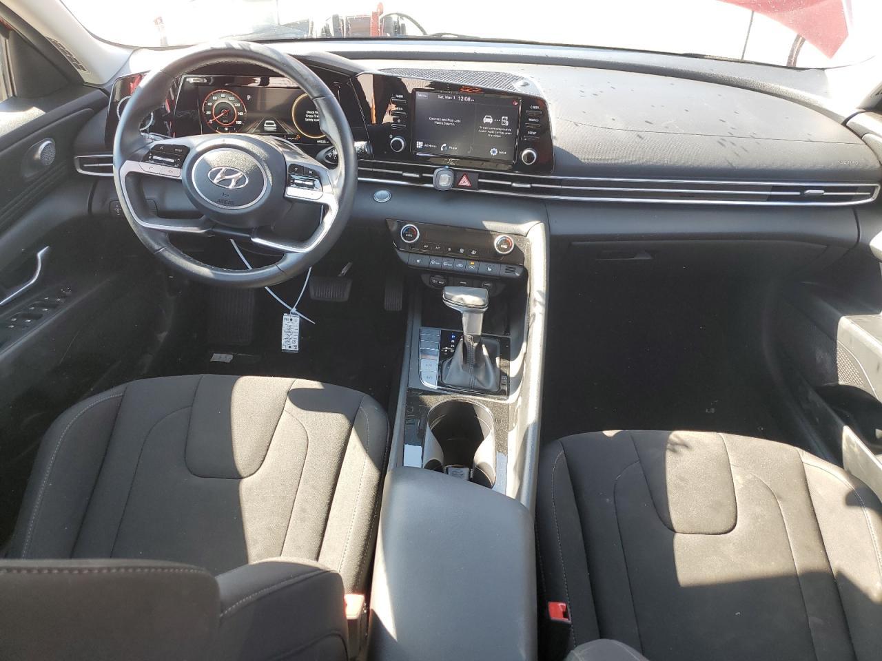 2022 HYUNDAI ELANTRA SE - Фото 7