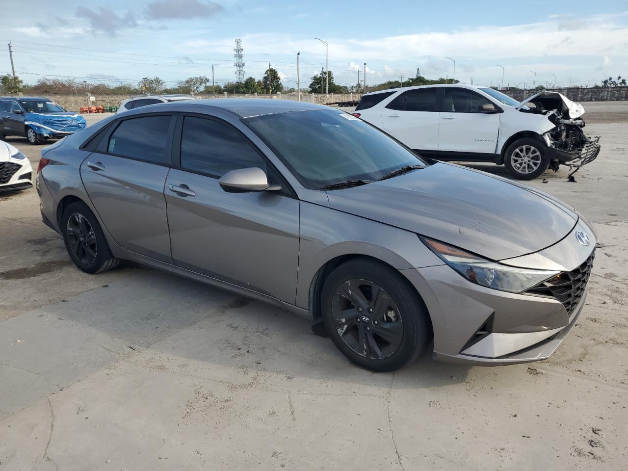 2022 HYUNDAI ELANTRA SE - Фото 4
