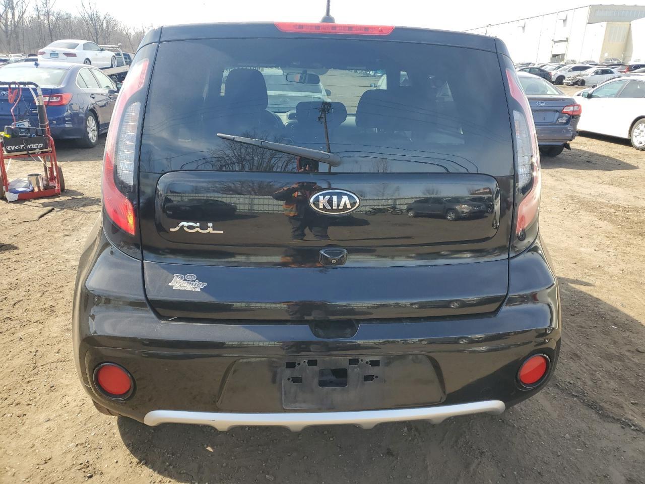 2017 KIA SOUL + - Image 6
