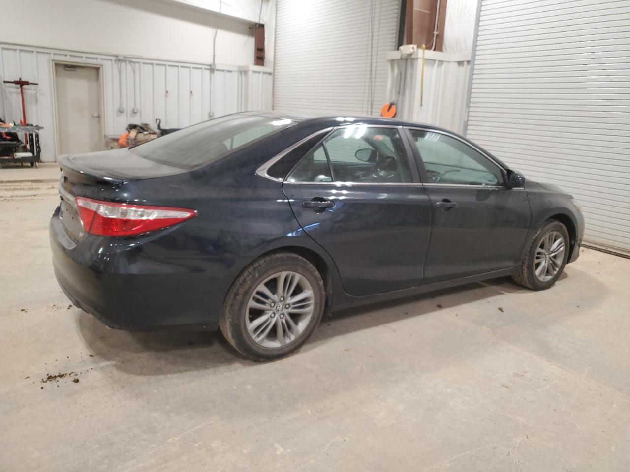 2016 TOYOTA CAMRY LE - Image 3
