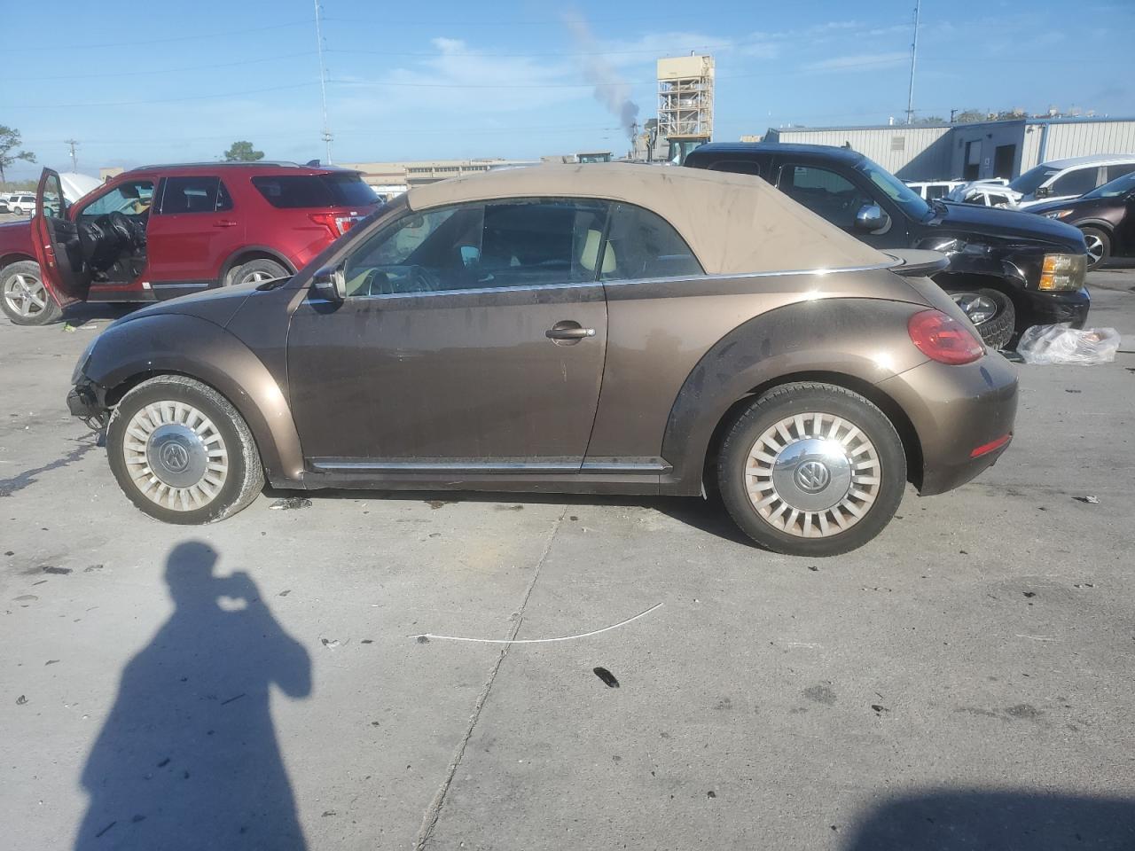 2014 VOLKSWAGEN BEETLE - Image 2