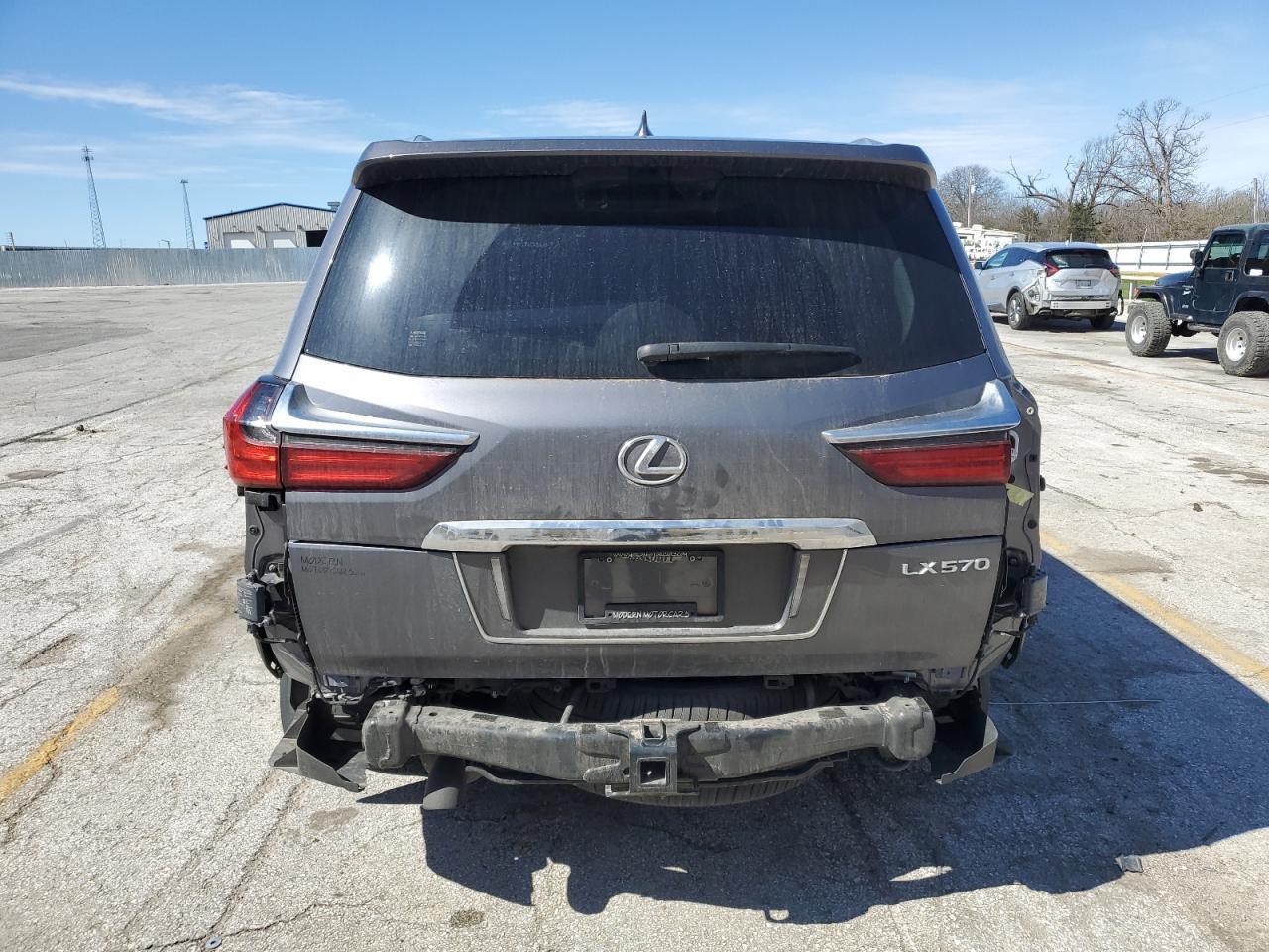 2019 LEXUS LX 570 - Фото 6