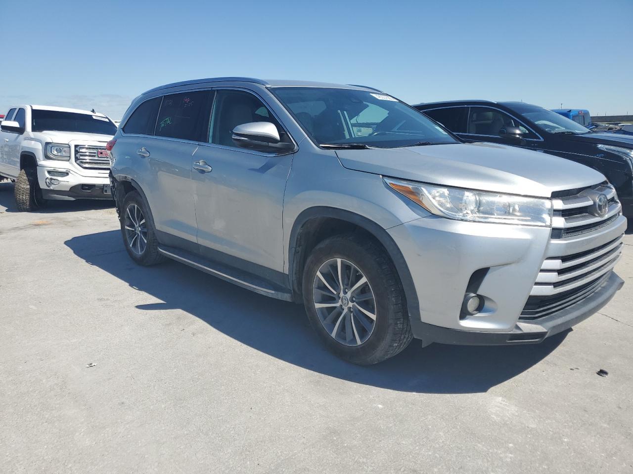 2019 TOYOTA HIGHLANDER - Image 4