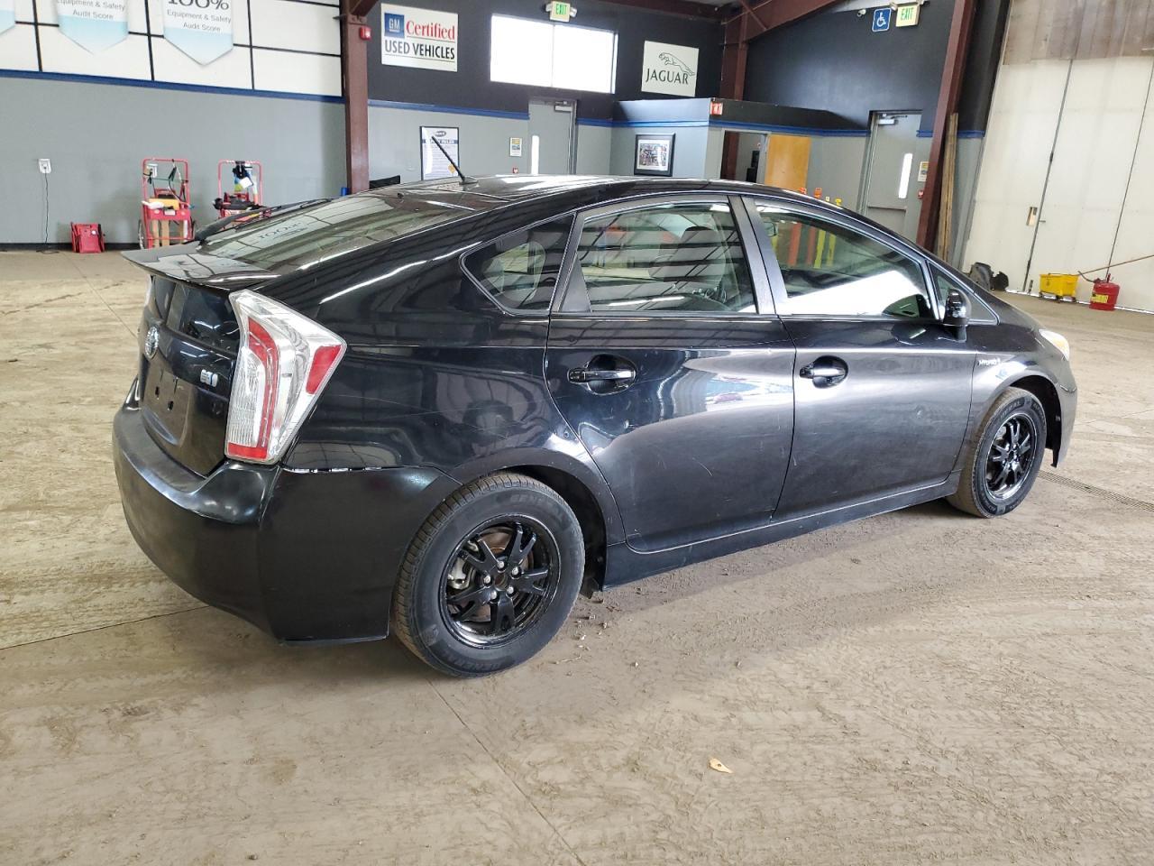 2015 TOYOTA PRIUS - Фото 3