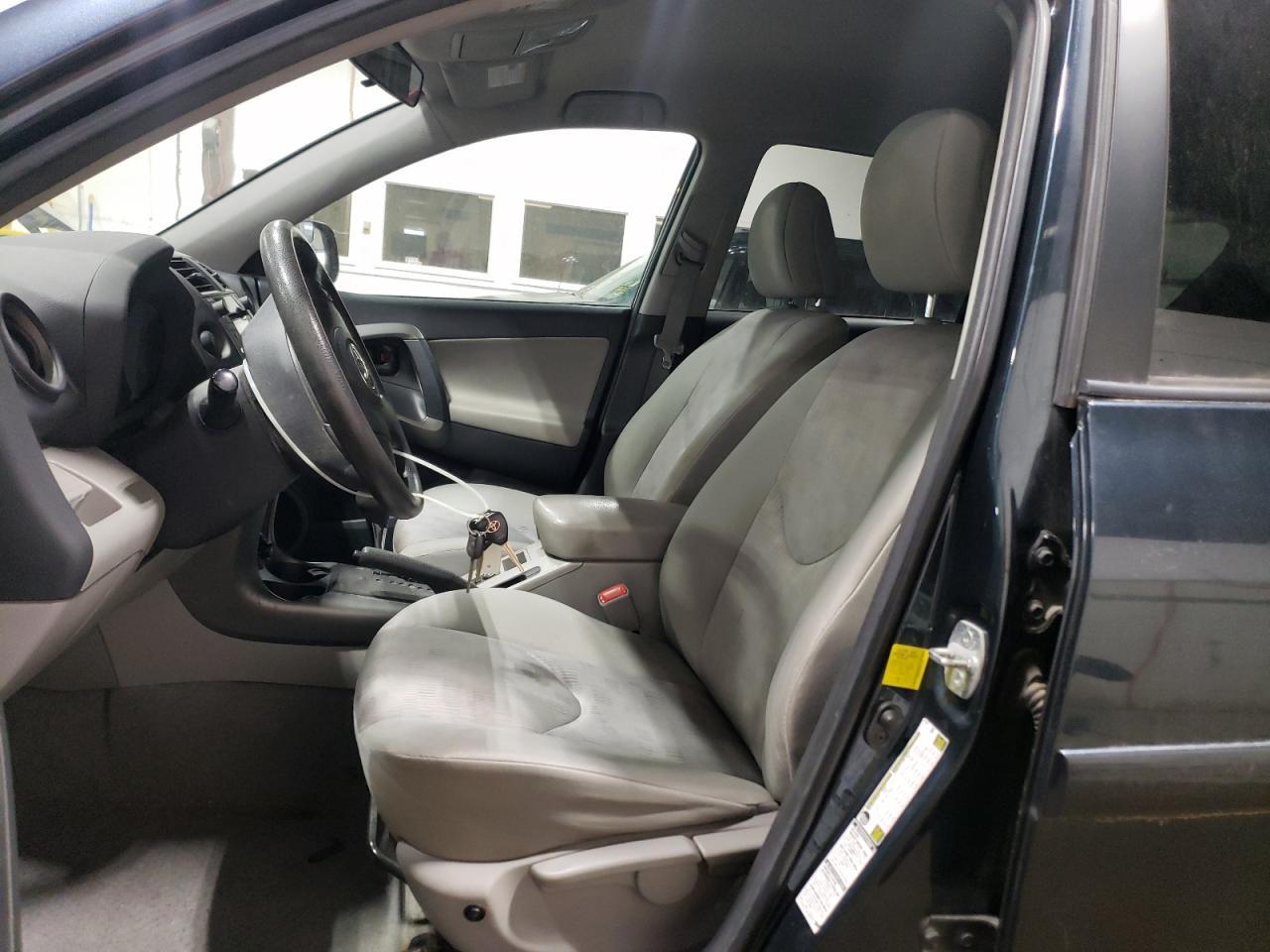 2011 TOYOTA RAV4 - Фото 7