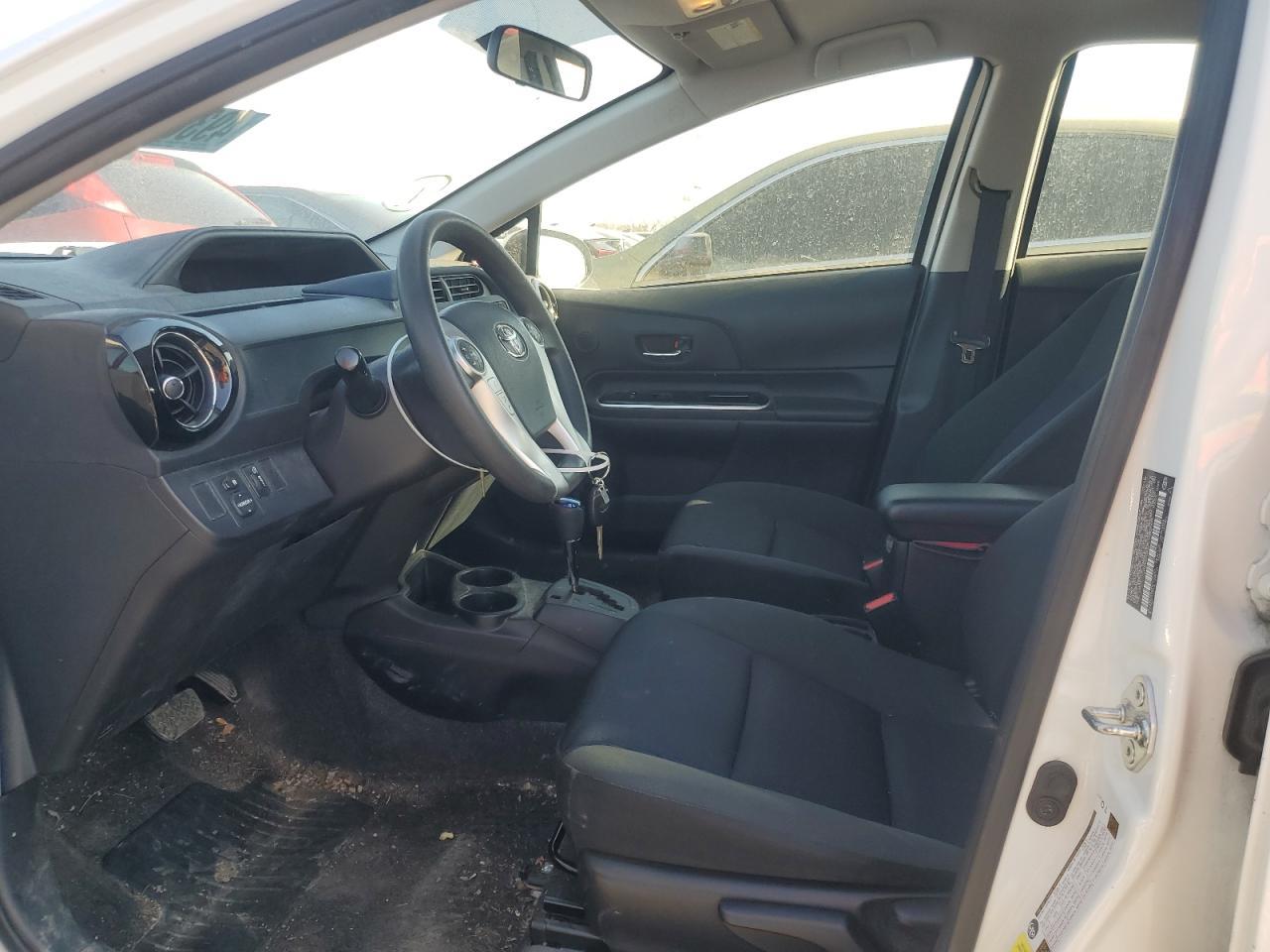 2015 TOYOTA PRIUS C - Image 7