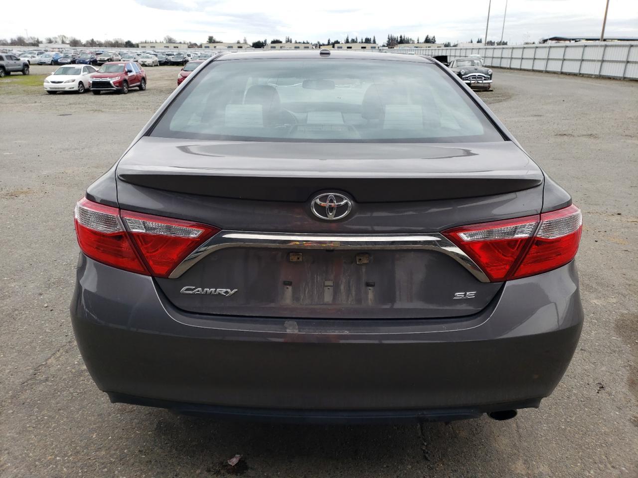 2017 TOYOTA CAMRY LE - Image 6
