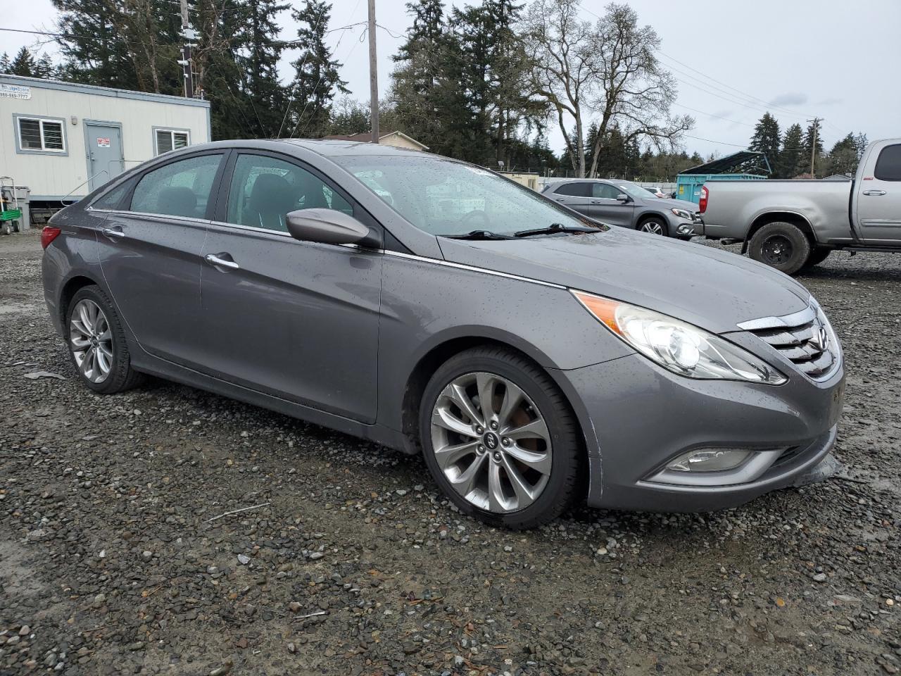 2011 HYUNDAI SONATA SE - Image 4