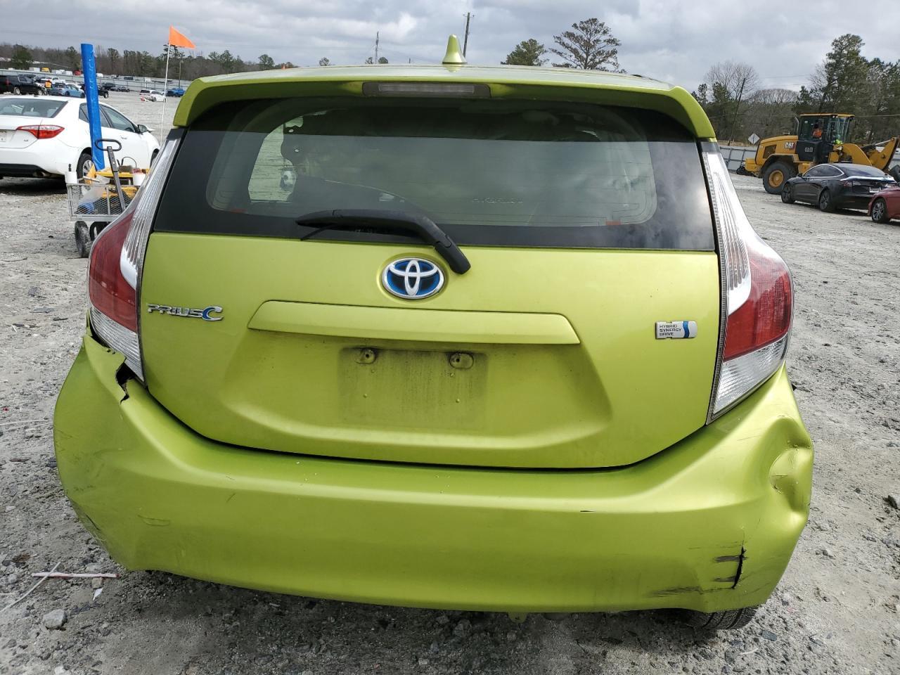 2016 TOYOTA PRIUS C - Фото 6
