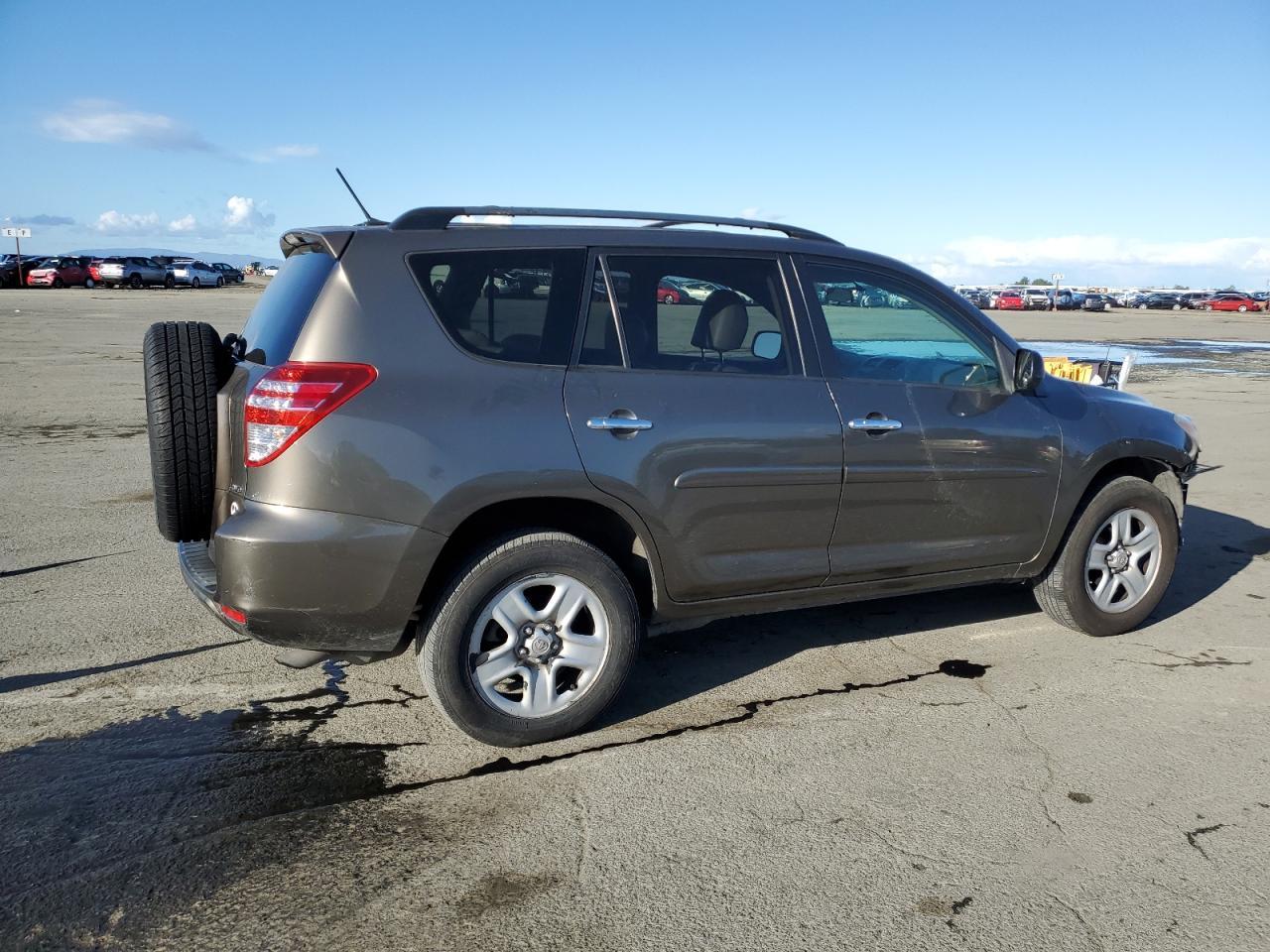 2011 TOYOTA RAV4 - Фото 3