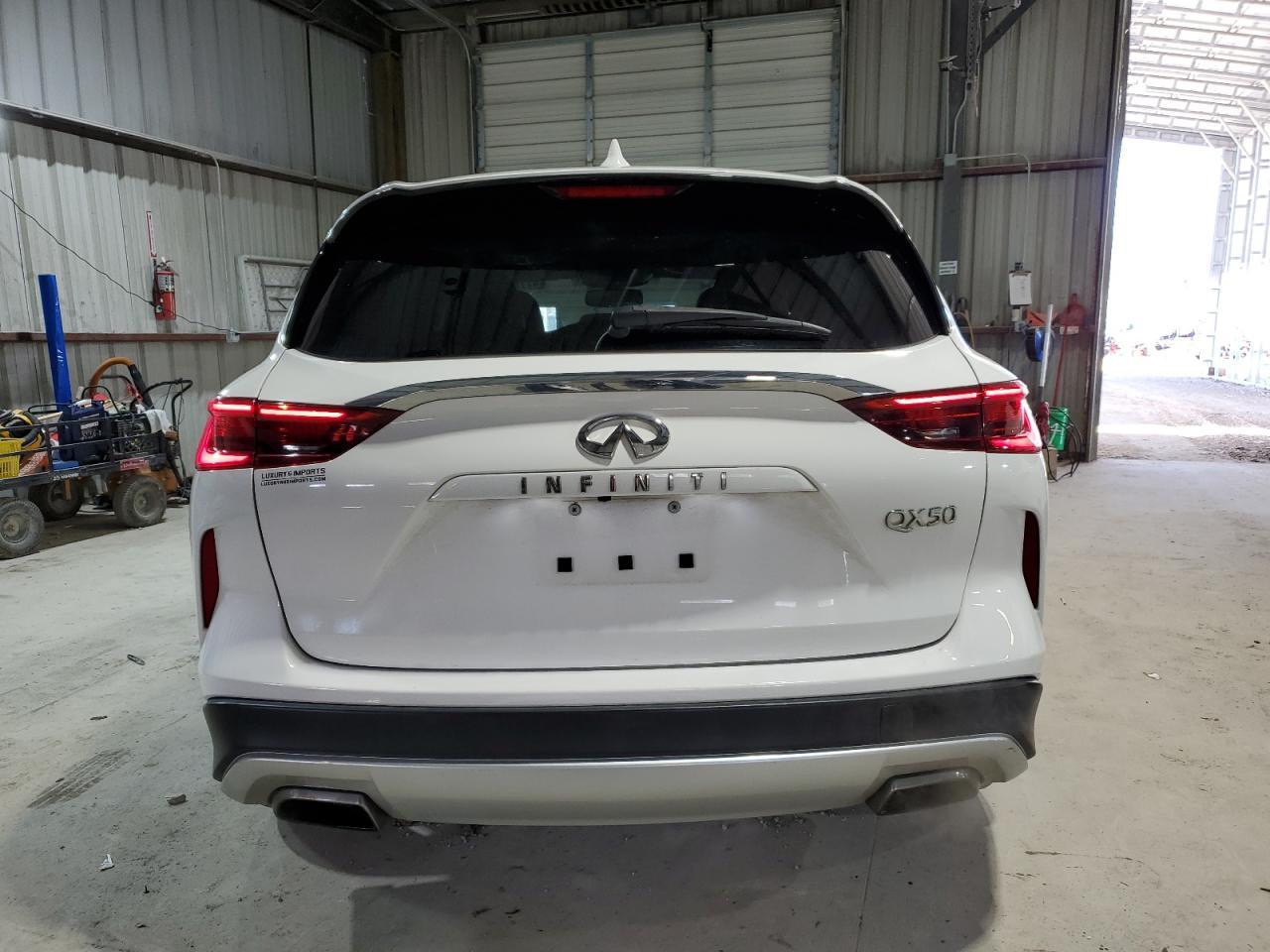 2019 INFINITI QX50 ESSEN - Image 6