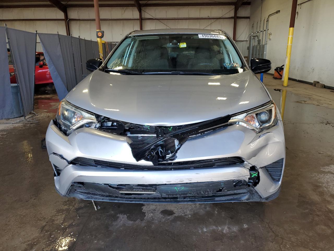 2018 TOYOTA RAV4 LE - Фото 5