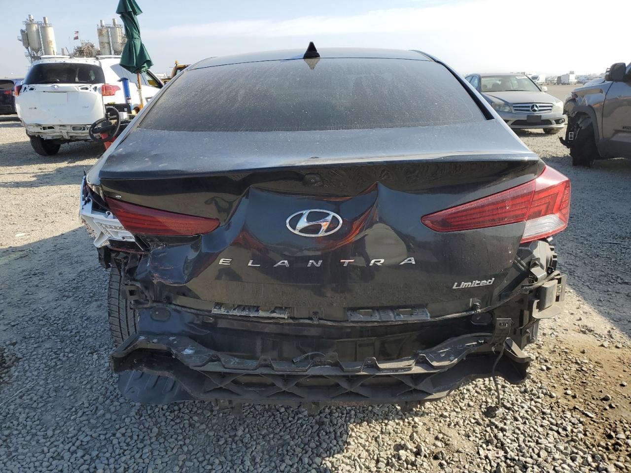 2019 HYUNDAI ELANTRA SE - Image 6