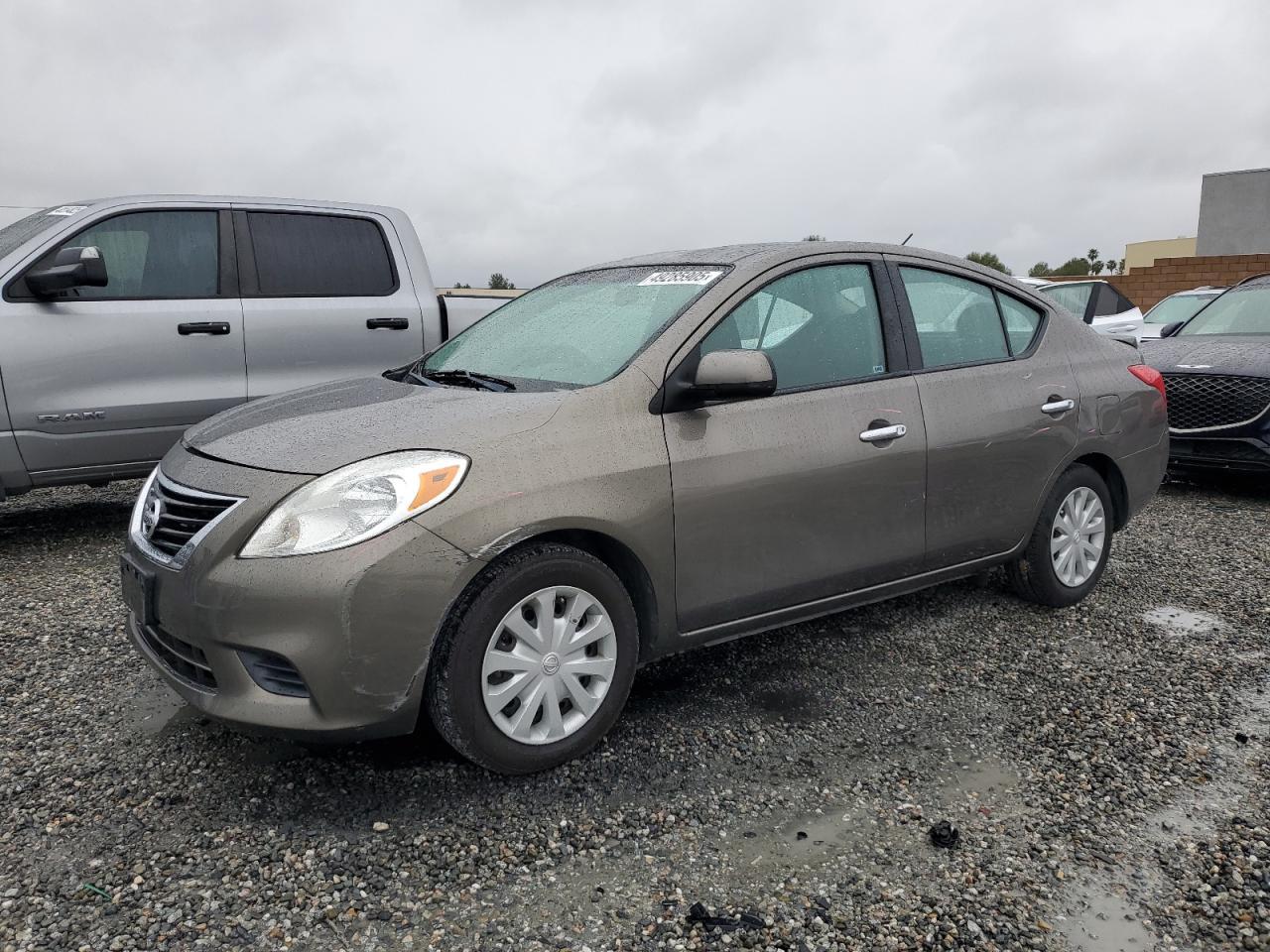 2014 NISSAN VERSA S