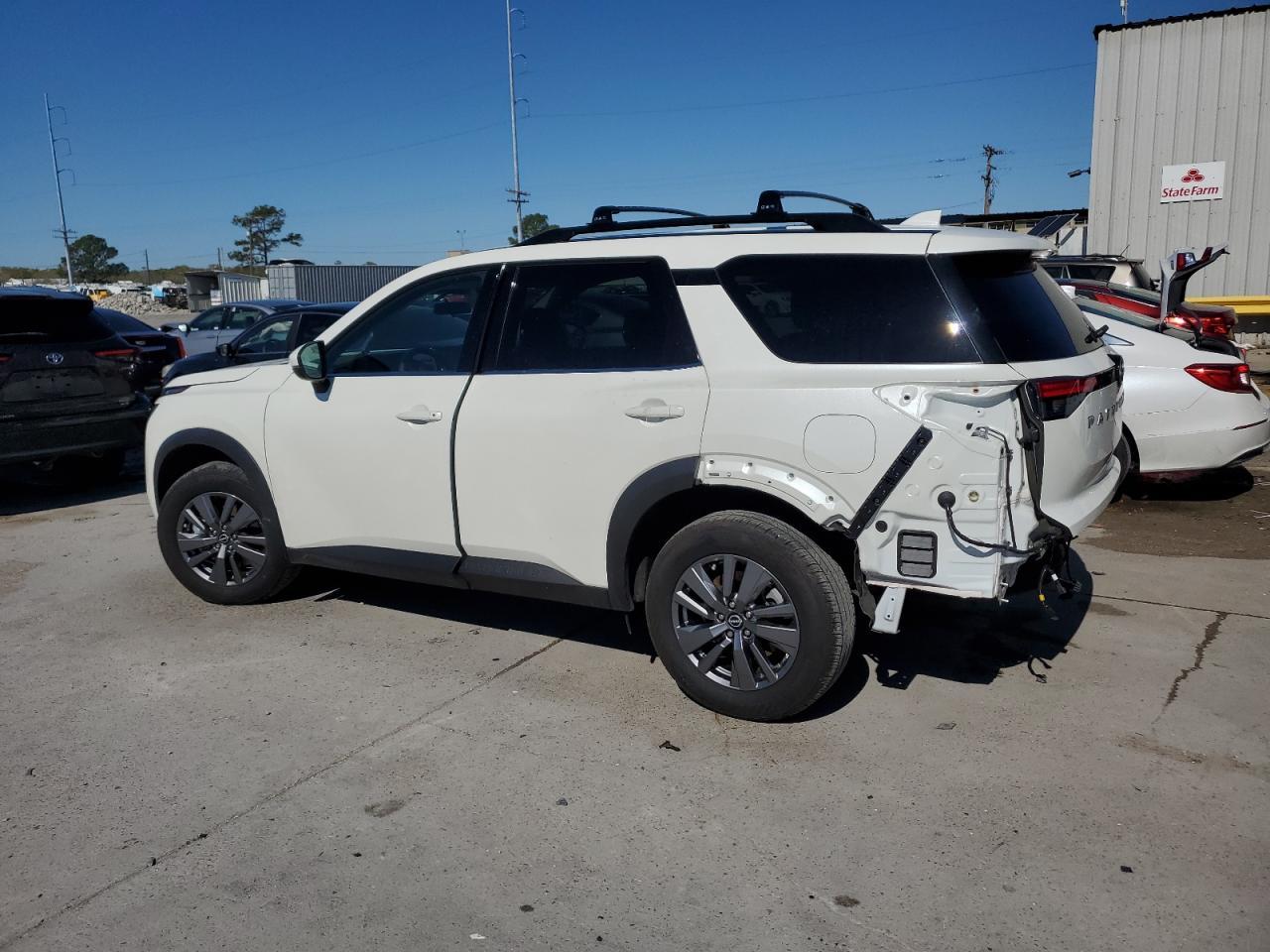 2024 NISSAN PATHFINDER - Image 2