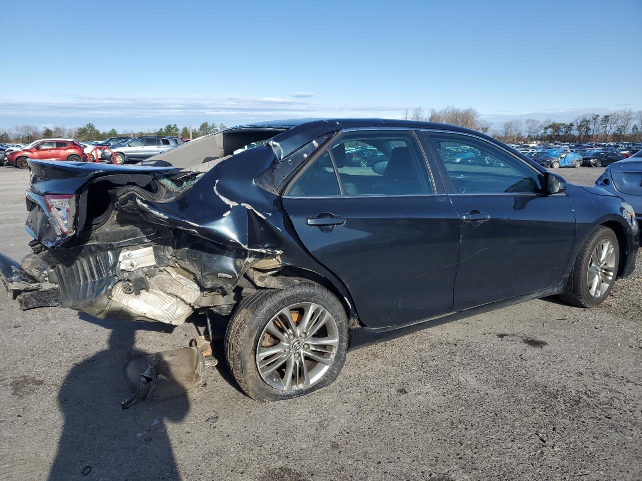 2015 TOYOTA CAMRY LE - Фото 3