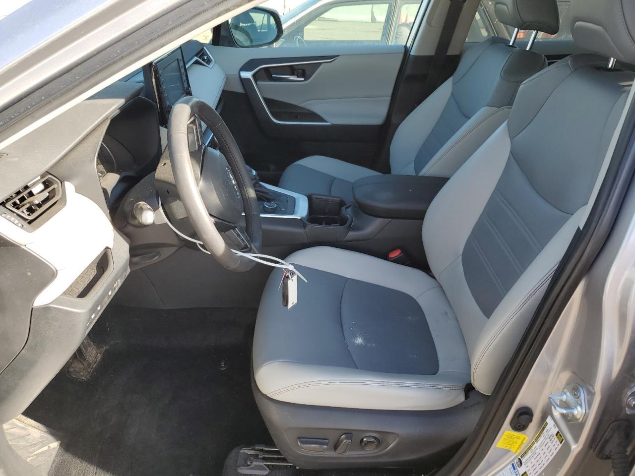 2022 TOYOTA RAV4 XLE P - Image 7