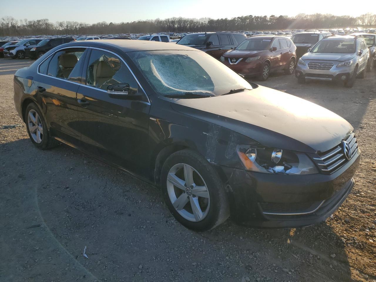 2014 VOLKSWAGEN PASSAT S - Фото 4