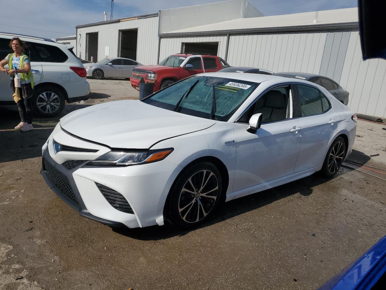 2020 TOYOTA CAMRY SE