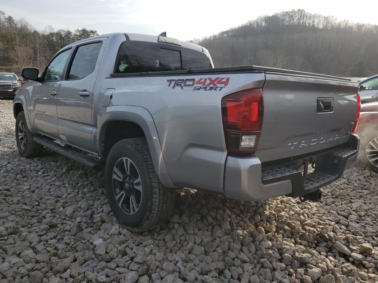 2019 TOYOTA TACOMA DOU - Фото 2