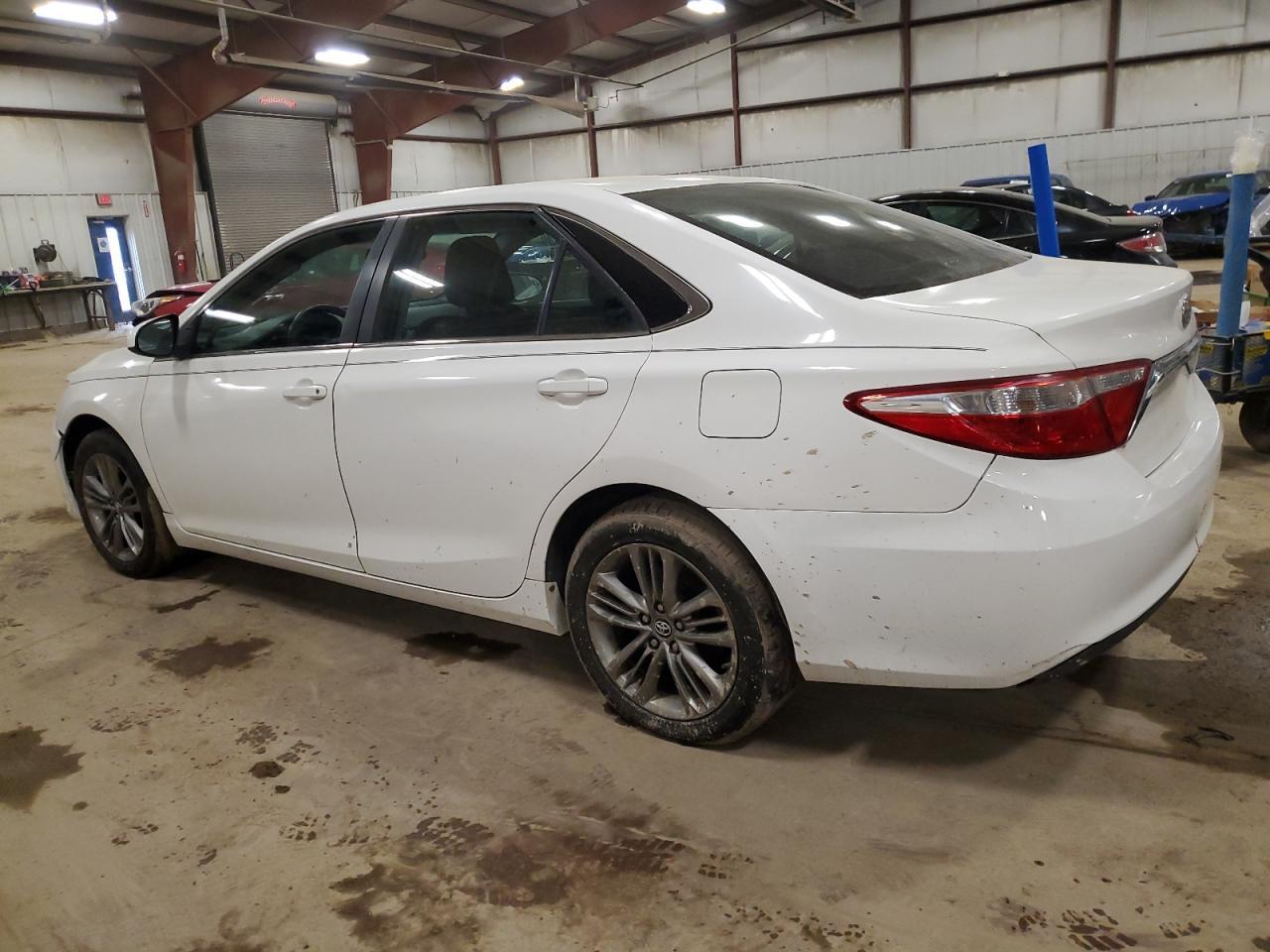 2017 TOYOTA CAMRY LE - Фото 2