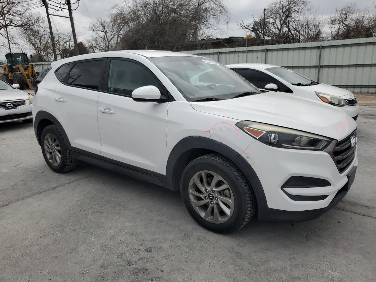 2016 HYUNDAI TUCSON SE - Image 4