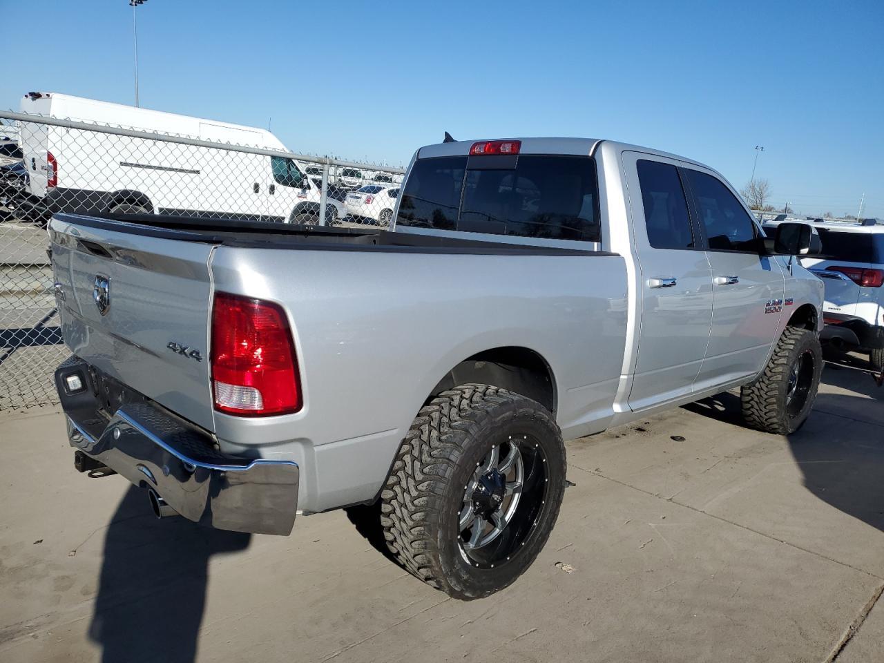 2017 RAM 1500 SLT - Image 3
